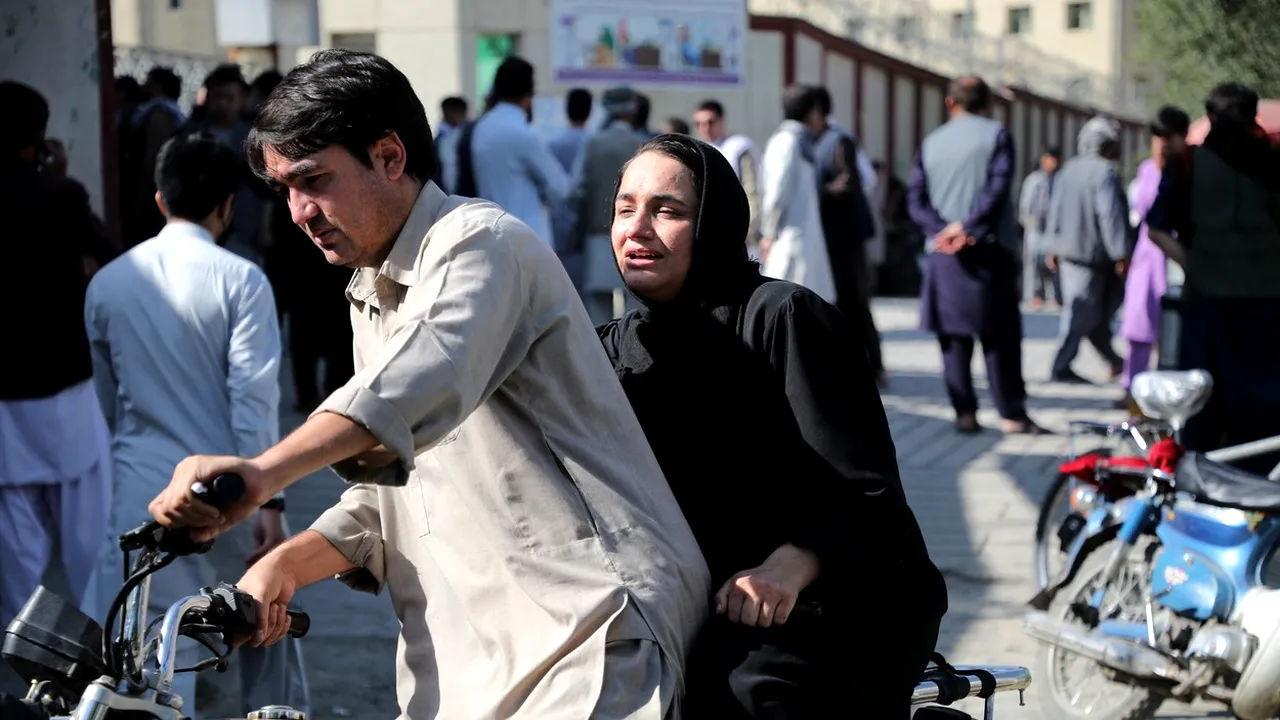 Guvernul taliban închide saloanele de înfrumusețare, iar femeile din Afganistan nu mai au voie să lucreze într-un anumit domeniu