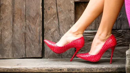 Pantofii cu toc cui sau platformele ? Care este încălțămintea pe care mizăm în acest sezon