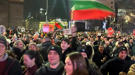 Bulgarii ies din nou în stradă împotriva Guvernului. 100.000 de oameni strigă „Peevski și Borisov, plecați de la putere”