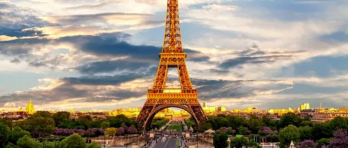 Înălțimea Turnului Eiffel a crescut cu 6 metri în mai puțin de 10 minute