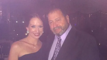 COVID-19. Asistentă acuzată că a furat cardul de credit al unui pacient aflat pe moarte. Ulterior, femeia a mers la cumpărături