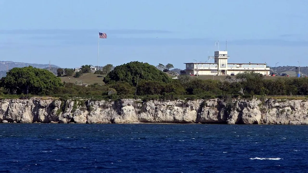 Administrația Biden a decis MUTAREA a 11 deținuți de la Guantanamo Bay. Aceștia nu au fost niciodată puși sub acuzare