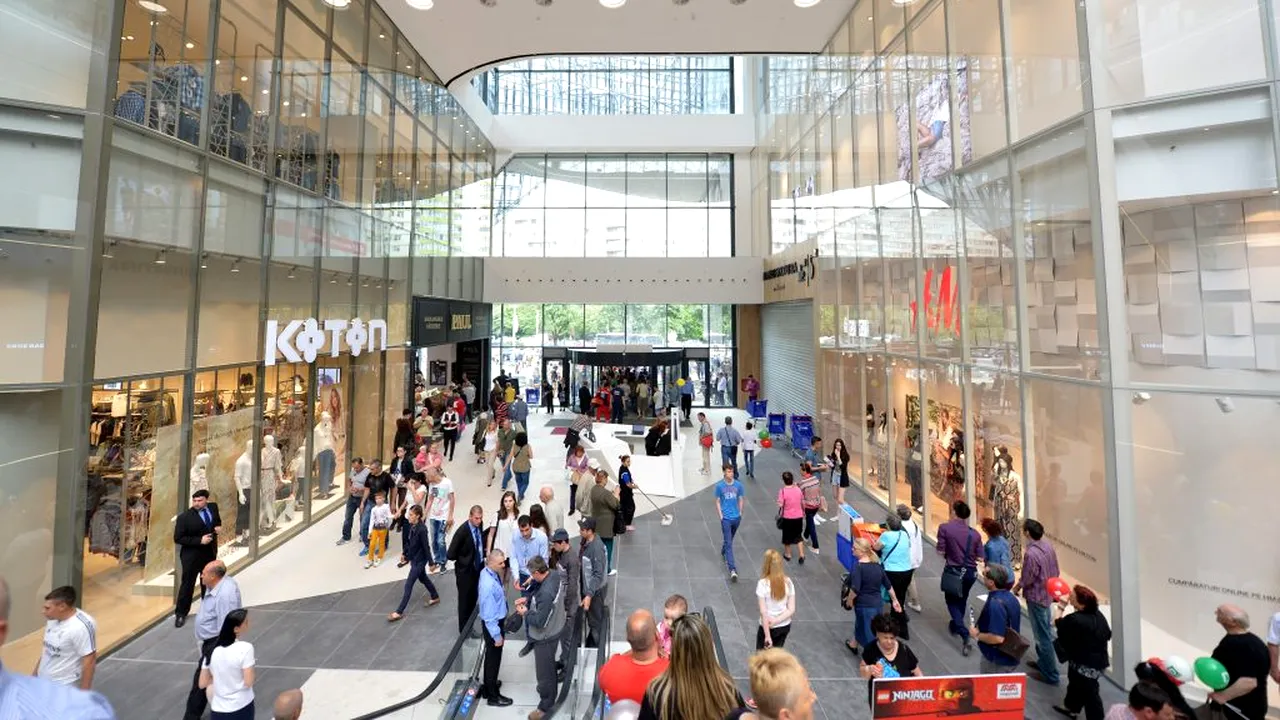 MAI MULTE MALL-uri din București și din ţară îşi reduc programul de funcţionare