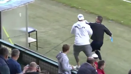 Doi arbitri de fotbal, suspendați pe termen nelimitat după ce au venit beți la meci