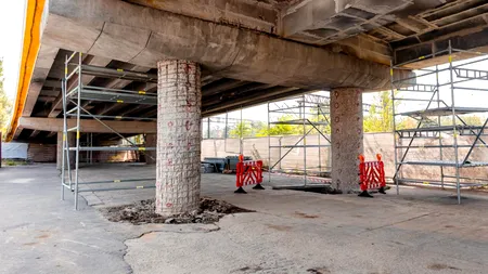 Oare cum mai stă în „picioare” Podul Grant? Imagini șocante cu celebrul pasaj din București, intrat recent în reabilitare