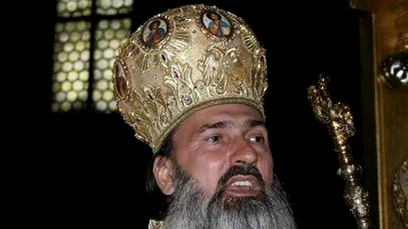 SCANDAL. Incident la slujba de Înviere organizată la Constanţa. Un bărbat a fost săltat de poliţişti | ÎPS Teodosie: A fost setea și dorința credincioșilor