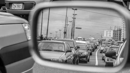 Închiriau mașini de LUX în străinătate și le vindeau în România, cu acte false. Prejudiciul, de ordinul milioanelor!