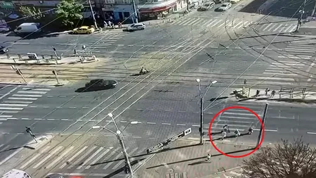 O bucureșteancă de 71 de ani a MURIT după ce a fost lovită pe trecerea de pietoni de un tânăr pe trotinetă. Ce pedeapsă riscă bărbatul