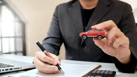 Peste 8 milioane de șoferi români vor plăti prețuri exorbitante la RCA de la 1 iulie. Brokerii acuză „creșteri artificiale”: „E anormal de scump”