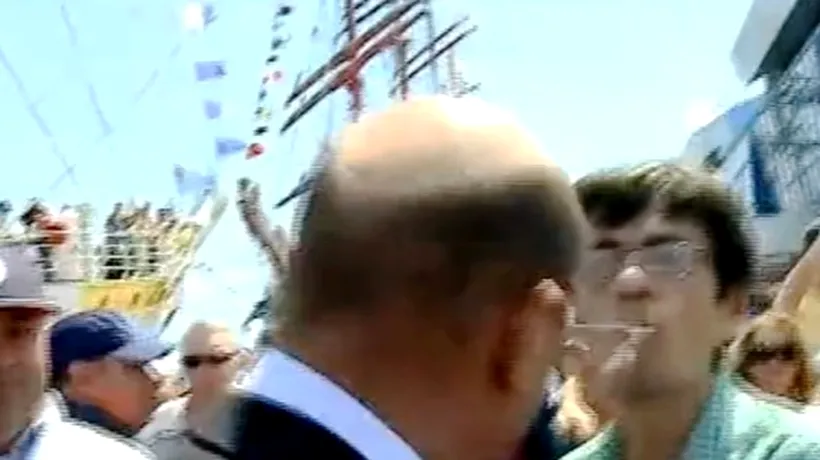 Bărbatul care l-a scuipat pe Traian Băsescu și-a aflat pedeapsa. Decizia instanței nu e definitivă