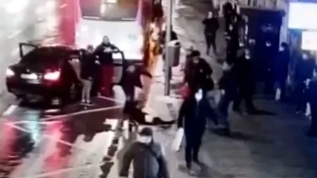 Caz incredibil în Cluj: O adolescentă de 15 ani este răpită chiar din centrul orașului și niciun martor nu reacționează! - VIDEO