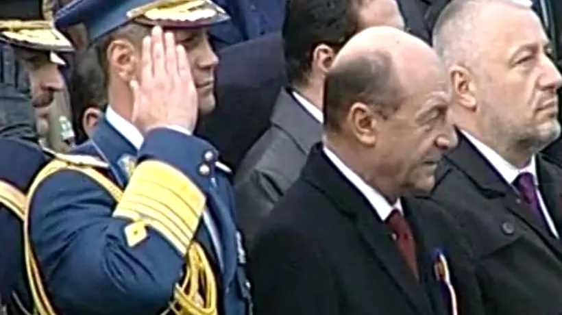 Președintele Băsescu, huiduit la parada de 1 Decembrie de la Arcul de Triumf