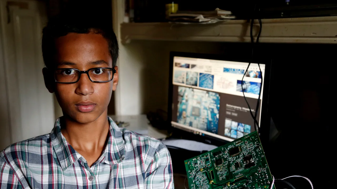 Tânărul arestat și apoi felicitat de numeroase personalități, inclusiv de fondatorul Facebook, Mark Zuckerberg, a decis să se mute în Qatar