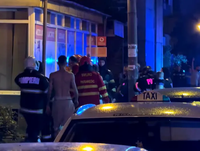 Tragedie în Baia Mare. Două persoane ar fi murit într-un incendiu izbucnit într-o locuință. 50 de locatari au fost evacuați de urgență