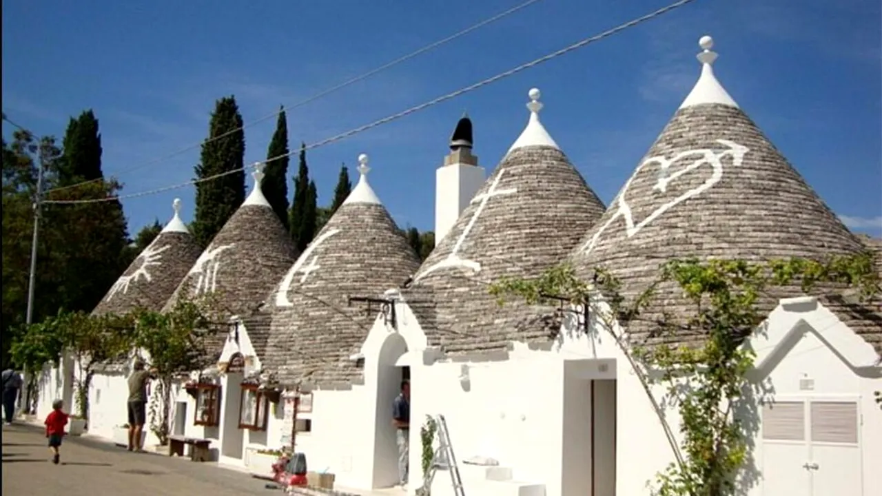 Locul de BASM din România care te duce cu gândul la Italia. Motivul pentru care zeci de mii de turiști îl vizitează anual