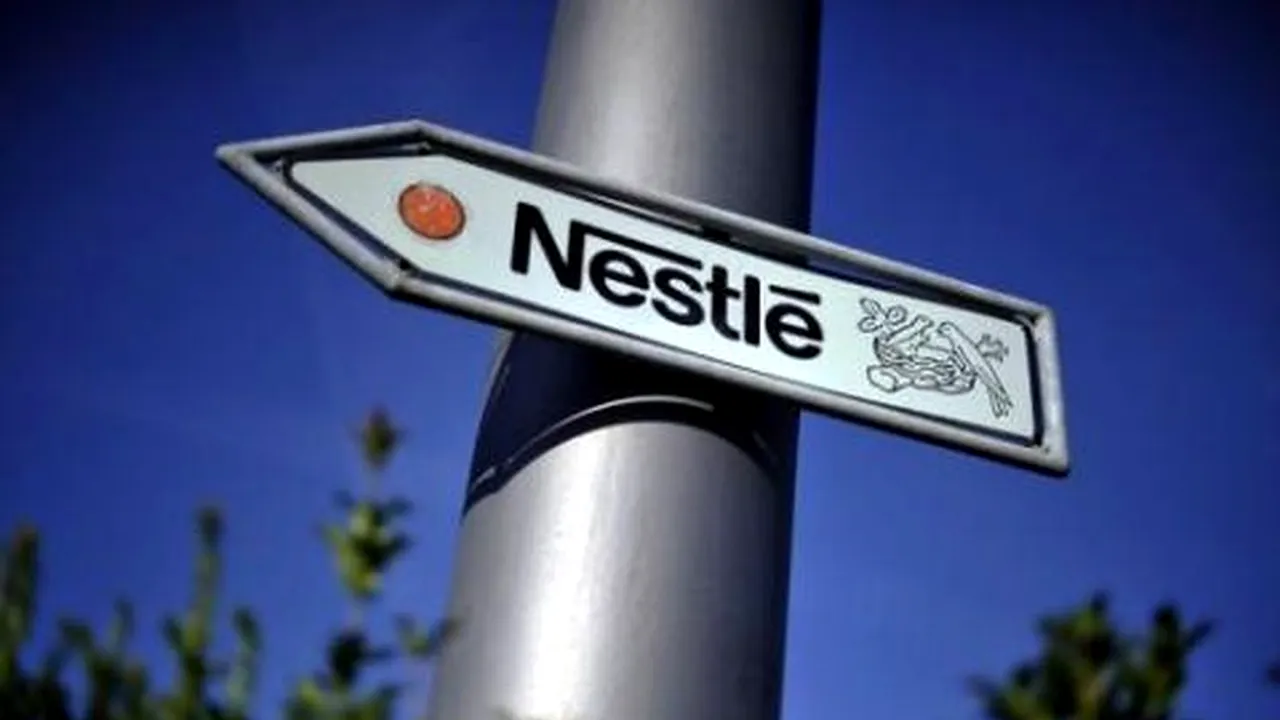 Nestle, în mijlocul unui scandal uriaș. Ce ar fi vândut compania în loc de „apă naturală de izvor 100%