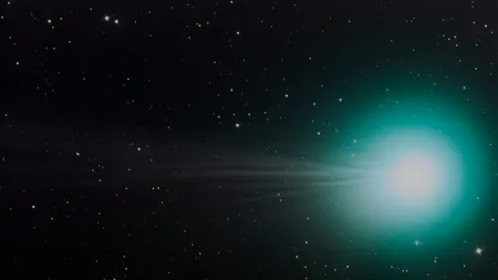 Spectacol pe cer susținut de DOUĂ COMETE. Una dintre ele poate fi admirată și cu ochiul liber