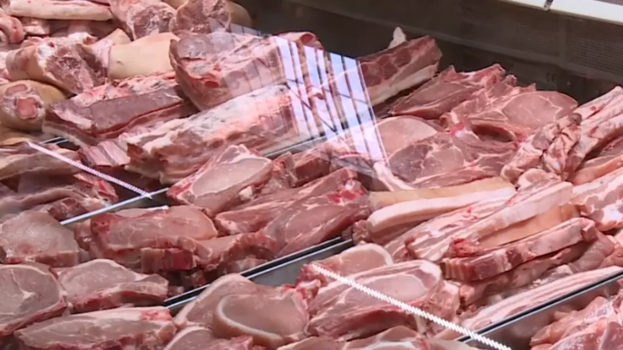 Se scumpește carnea înainte de Crăciun. Cât va costa un kilogram de carne de pui, de porc sau de vită
