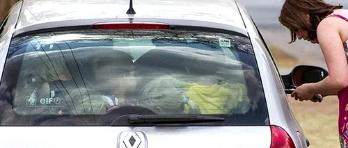 FOTO: Câți copii încap într-un Renault Clio