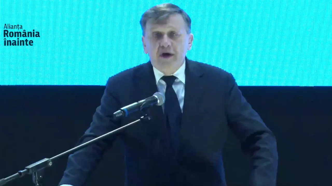 Crin Antonescu, înainte de votul pe moțiunea de CENZURĂ: Premierul acesta, Marcel Ciolacu, este LEGITIM