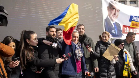 Călin Georgescu, la protestul din Piața Constituției: Trebuie să asculte VOCEA poporului! Dincolo de puterea poporului român nu mai există nimic