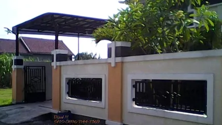 Această casă din Indonezia este scoasă la vânzare cu tot cu o nevastă