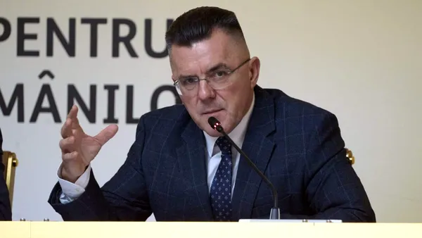 Dan Dungaciu spune că AUR va fi „doar prezent” la prezentarea Guvernului Veștea. Parlamentarii partidului nu vor vota favorabil sau vor părăsi sala