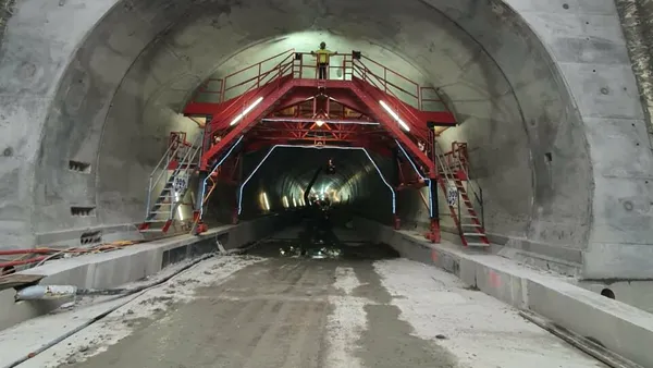 „Super Cârtița” care va fora tunelul Cornetu – Tigveni, pregătită să intre în piatră