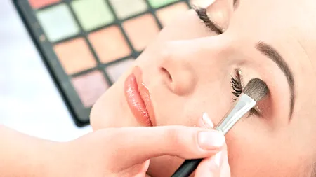 Polițiștii de frontieră au confiscat în Portul Constanța Sud Agigea peste 260.000 de produse cosmetice contrafăcute 