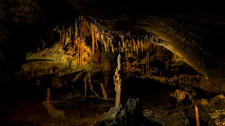 Cea mai lungă peșteră din sud-estul Europei este în România. Are peste 50 de kilometri