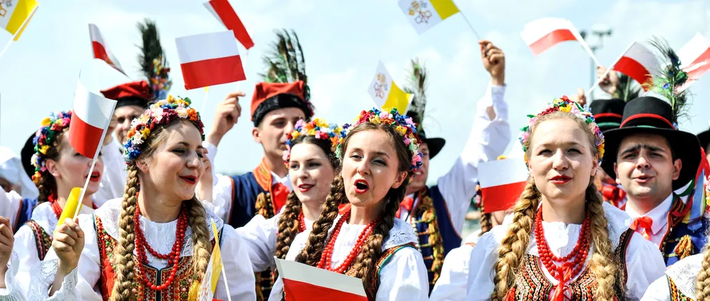 NYT: Dezbatere identitară în Polonia, care, ca alte țări, oscilează între valențe naționale și europene