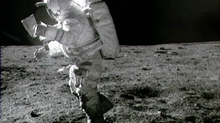 10 obiecte pe care astronauții le-au lăsat în urmă pe Lună
