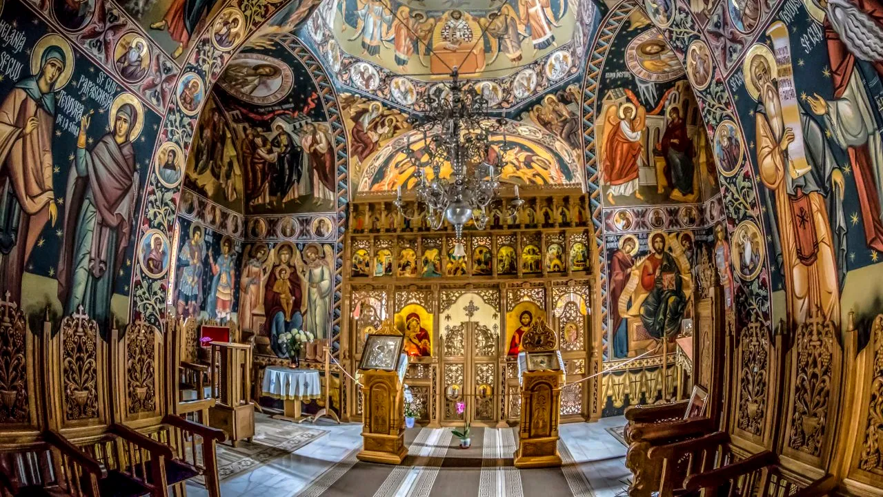 Un preot din Suceava a luat o decizie fără PRECEDENT: A trecut biserica pe numele său și a aderat la Mitropolia din Muntenegru