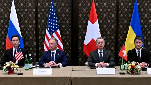 Emisarii lui Trump, între două crize majore. Negocierile simultane cu Iranul și Rusia la Geneva, percepute drept „ineficiente” la nivel internațional