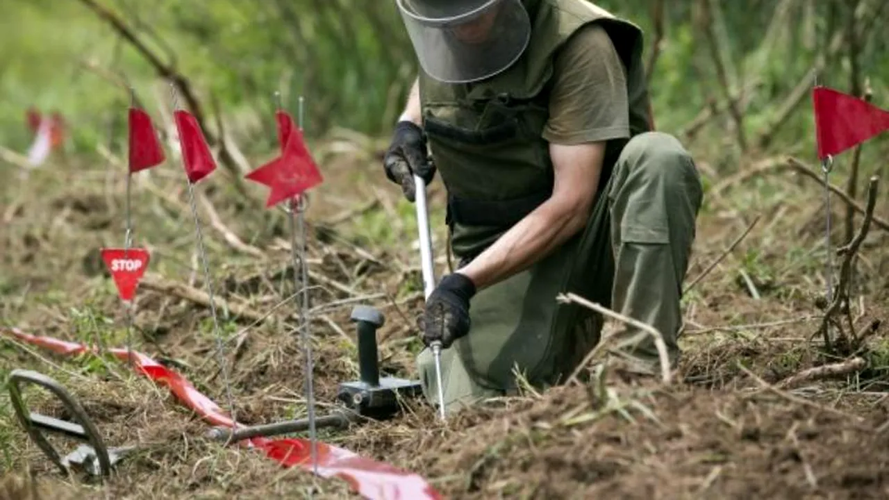 Croația a lansat operațiuni pentru deminare în zonele de la frontiera cu Serbia prin care trec refugiații