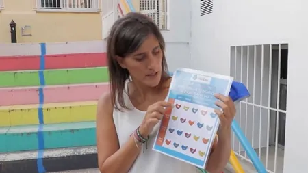 Soluția găsită de o școală din Madrid. Elevii primesc o mască  de culoare diferită în fiecare zi