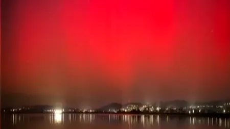 Aurora Boreală a oferit un SPECTACOL extraordinar pe cerul României. Nuanțele de roșu au fost vizibile din aproape toată țara