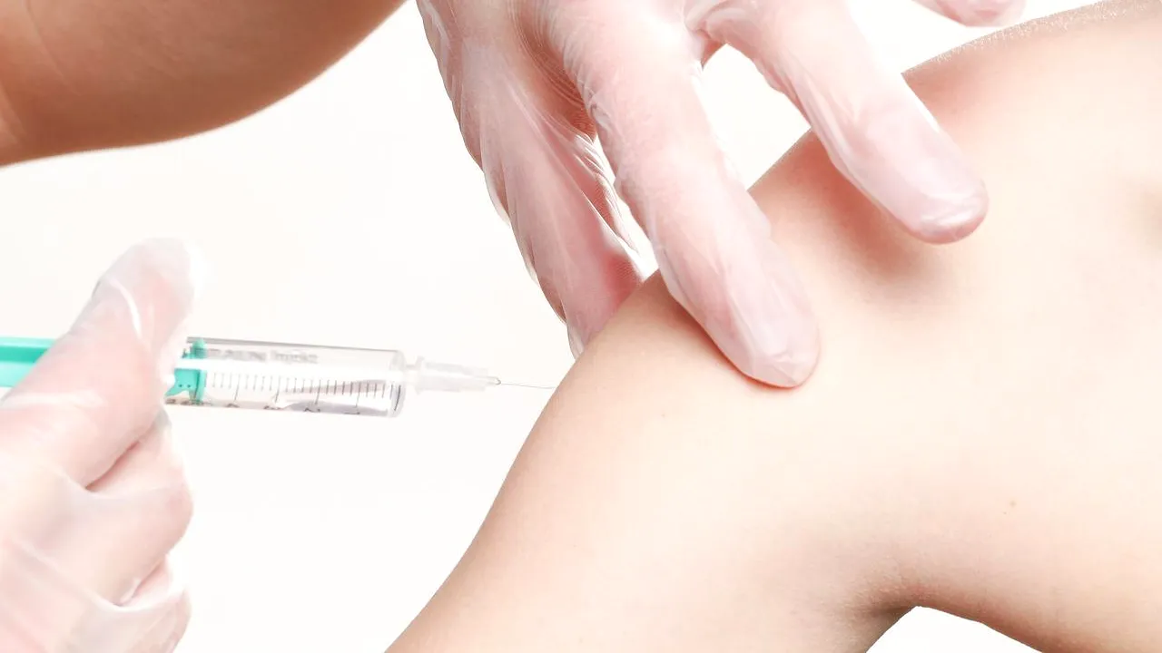 Londra: Toți copiii cu vârsta între 1 și 9 ani, vaccinați împotriva poliomelitei. Virusul a fost depistat în apele reziduale
