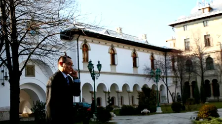 Ponta îl ironizează pe Băsescu: 