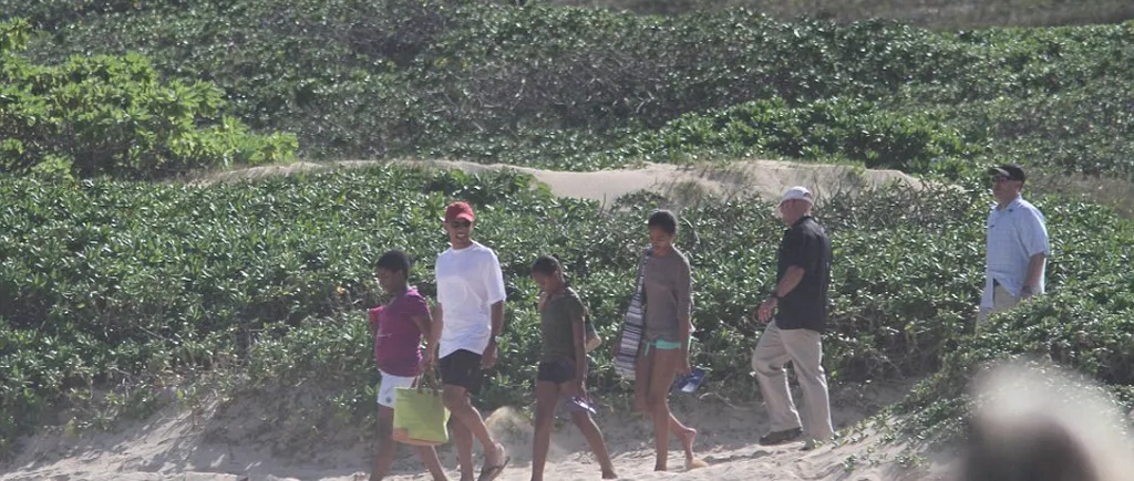 Barack Obama a ajuns în Hawaii împreună cu soția sa, Michelle, și cele două fiice