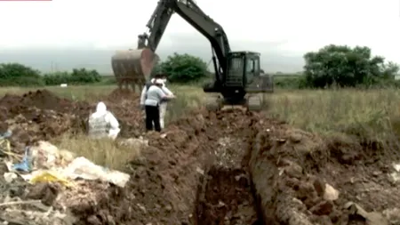 Cum arată cea mai mare groapă de gunoi ilegală din Europa, descoperită în Italia
