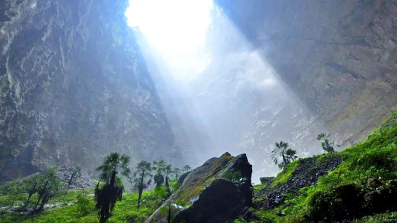 Cei care vizitează această zonă montană din China au parte de o mare supriză. Fenomenul misterios care a dat naștere unui ecosistem unic 