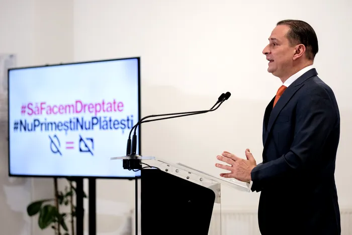 Daniel Băluță „Lucrurile nu au cum să meargă mai bine când un om se leagă cu lanţuri de scaun şi spune că dacă voi nu mă vreţi, eu vă vreau”