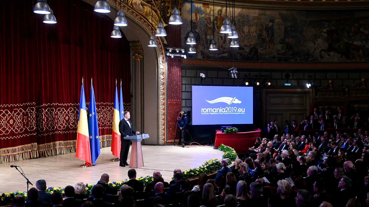 Ceremonia inaugurării Președinției României la Consiliul UE. PROTEST lângă Ateneul Român, în fața liderilor europeni: PSD, CIUMA ROȘIE! 