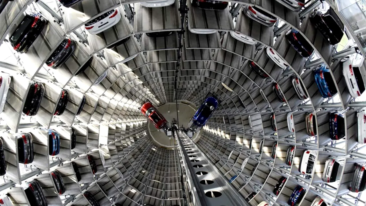 Percheziții fără precedent la Daimler și Volkswagen. Daimler este denunțător, pentru a evita orice sancțiune