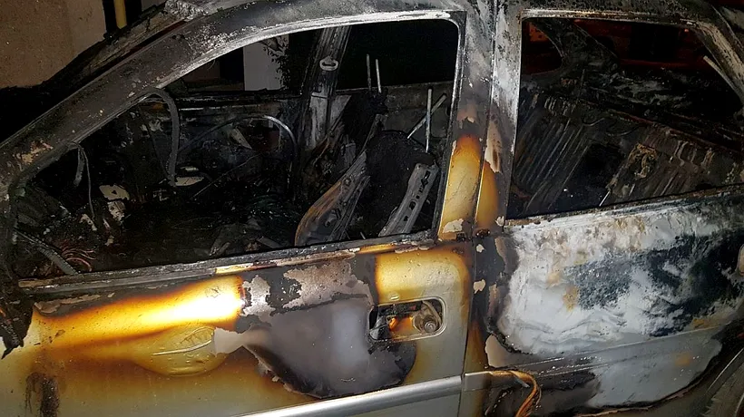 Tânăr de 28 de ani, reținut după ce a incendiat o mașină și acoperișul unei case din Mediaș. Prejudiciul a fost estimat la suma de 25.000 €