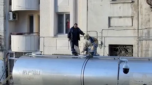 ÎPS Teodosie s-a urcat din nou pe cisternă pentru a sfinți apa de Bobotează: „Agheasma nu infectează, nu e periculoasă”
