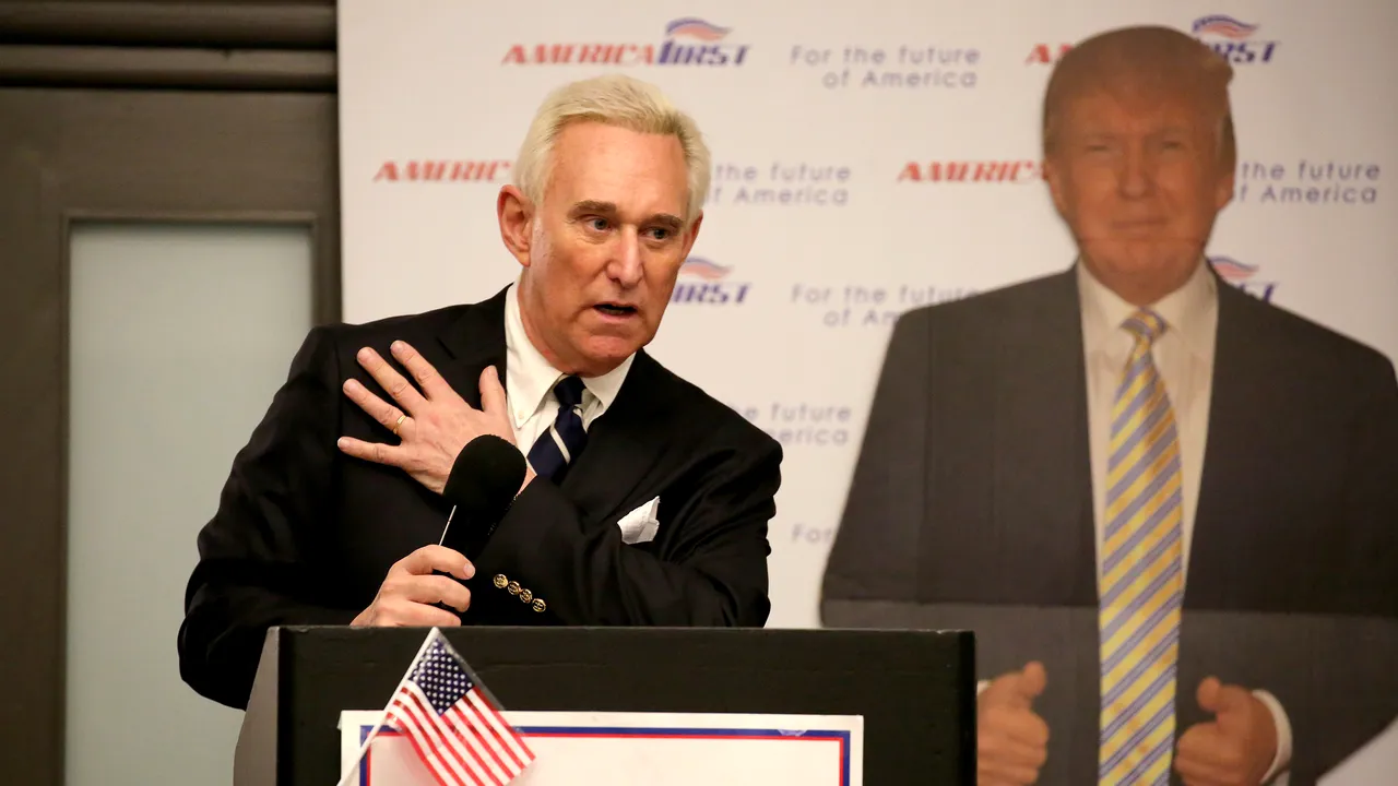 Scandalul ia amploare în SUA: un consultant politic anchetat de FBI i-ar fi recomandat lui Trump demiterea lui James Comey