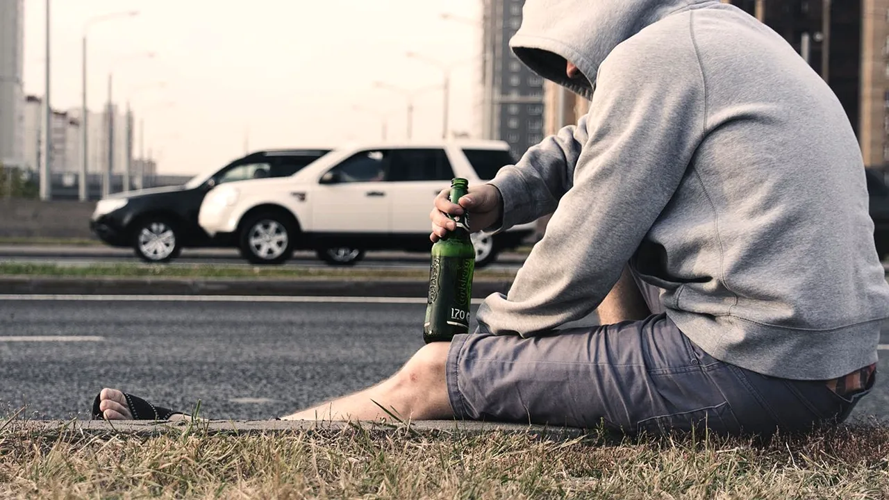 Aceasta este cea mai periculoasă băutură alcoolică pentru ficat. Românii consumă 7 litri pe lună