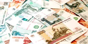 Banca Centrală a Rusiei MAJOREAZĂ dobânzile la 12% pentru a susține rubla afectată de sancțiuni
